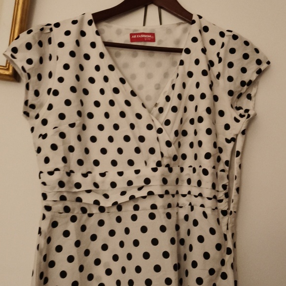 Polka Dots - Picture 5 of 7